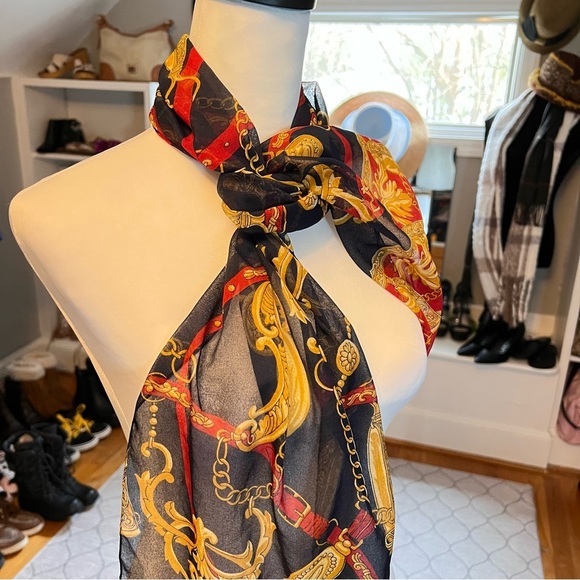 Vintage classical designer inspired scarf - Picture 5 of 6